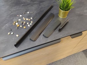 Uchwyt krawędziowy AK02 Czarny mat