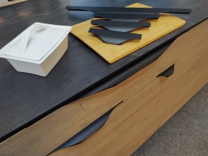 Uchwyt krawędziowy AK04 Łezka Czarny mat