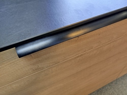 VIEFE Uchwyt krawędziowy ONA 0372 LONG czarny szczotkowany