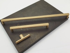 CG Uchwyt ( 1241 0903 ) złoty mat