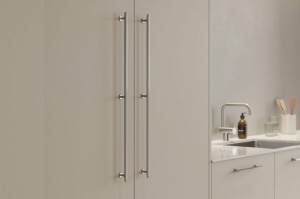 FURNIPART Uchwyt VILLA LONG jasny nikiel 640/690