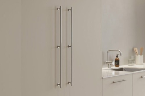 FURNIPART Uchwyt VILLA LONG jasny nikiel 640/690