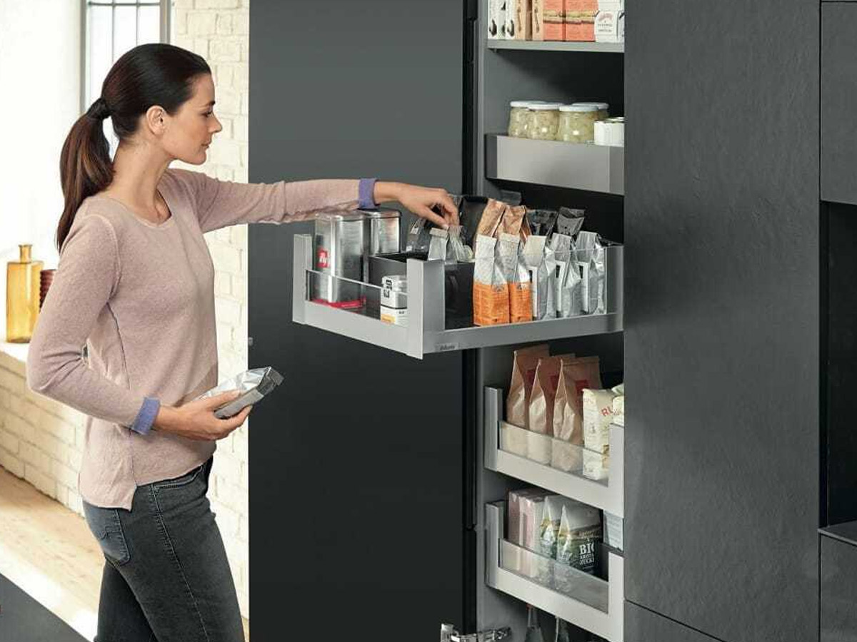 BLUM system SpaceTower